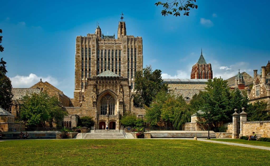 bolsas para curso curto na Universidade de Yale eua santander